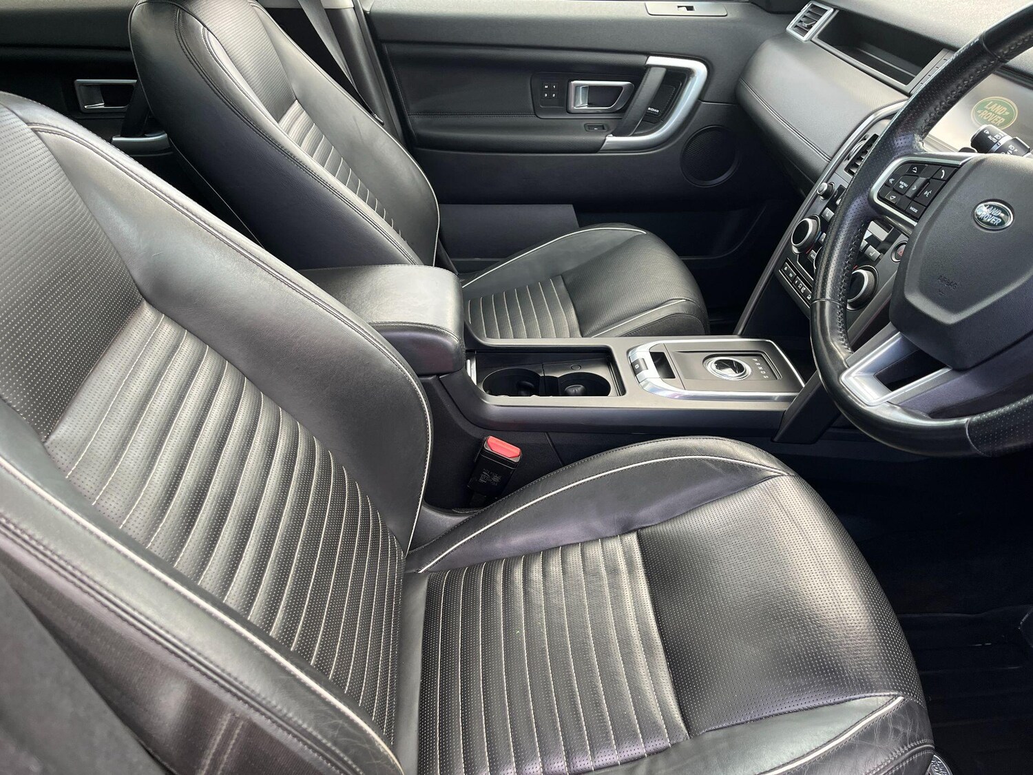 Used Land Rover Discovery Sport 2017 for sale - 76388031: Photo 11