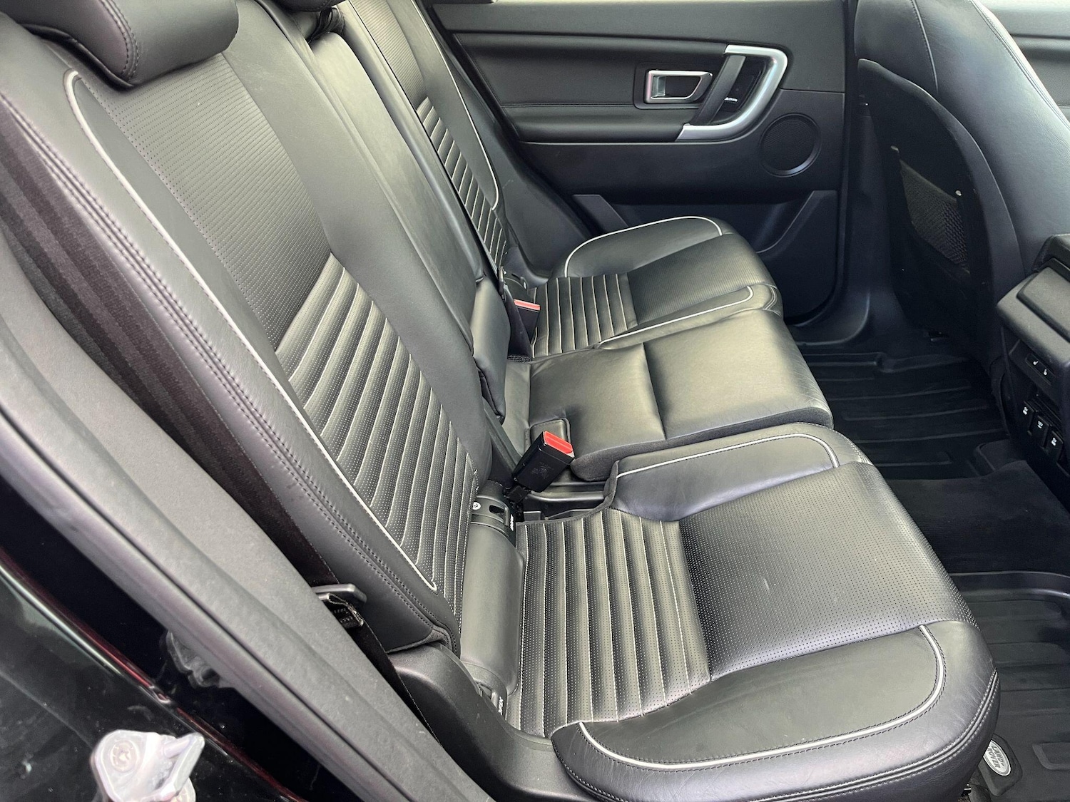 Used Land Rover Discovery Sport 2017 for sale - 76388031: Photo 13