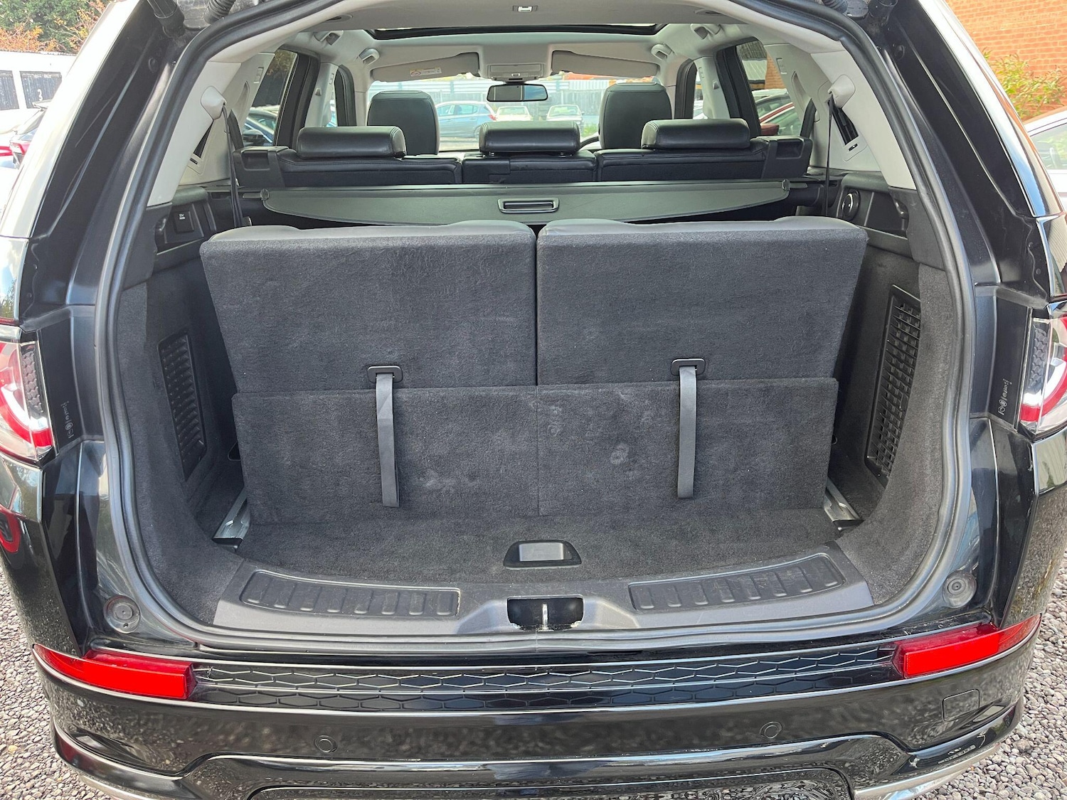 Used Land Rover Discovery Sport 2017 for sale - 76388031: Photo 17