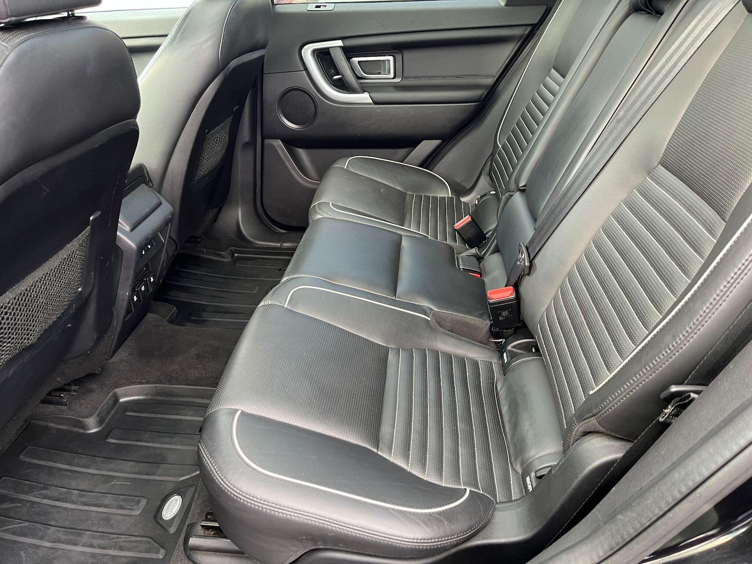 Used Land Rover Discovery Sport 2017 for sale - 76388031: Photo 18