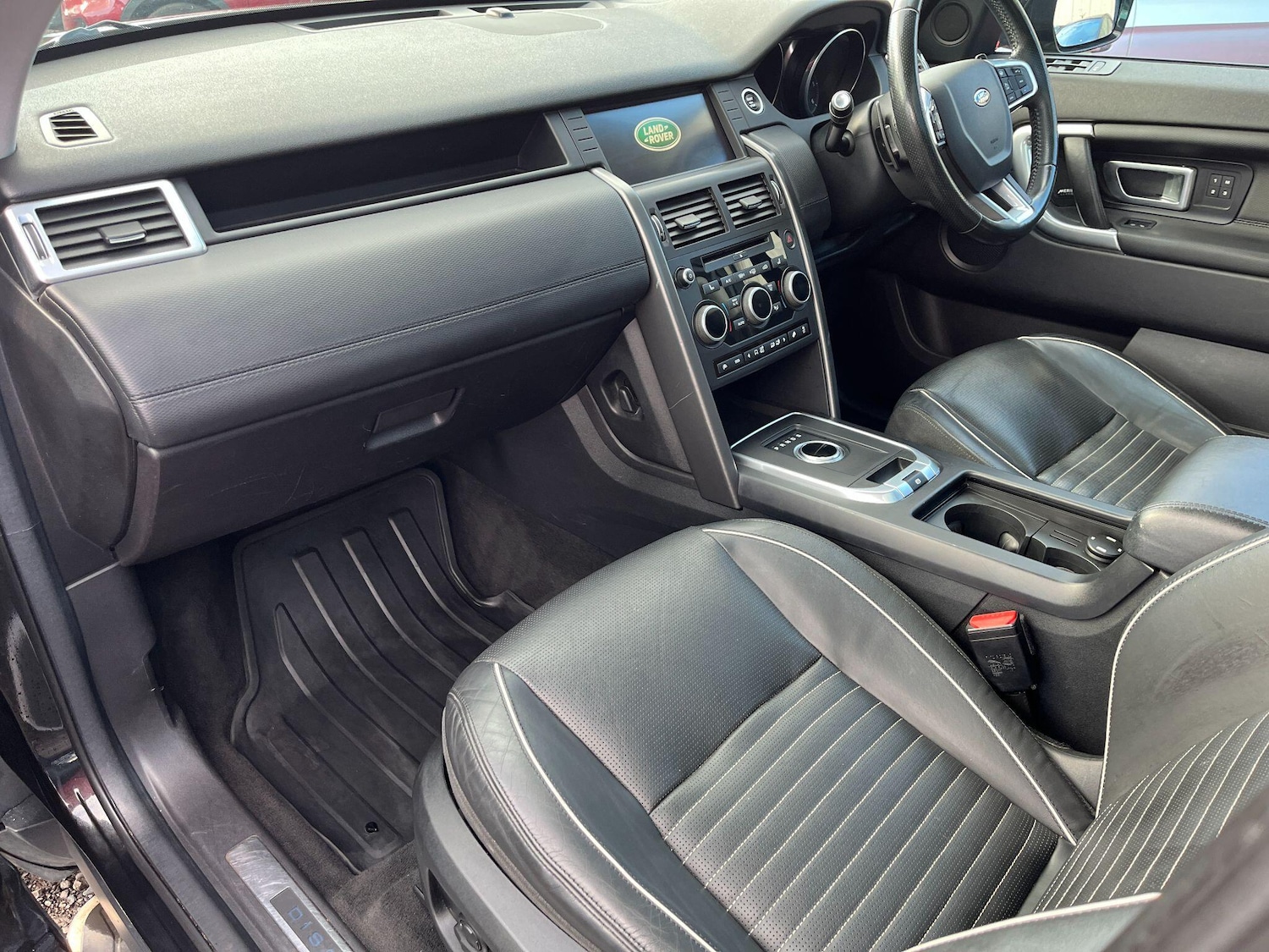 Used Land Rover Discovery Sport 2017 for sale - 76388031: Photo 23