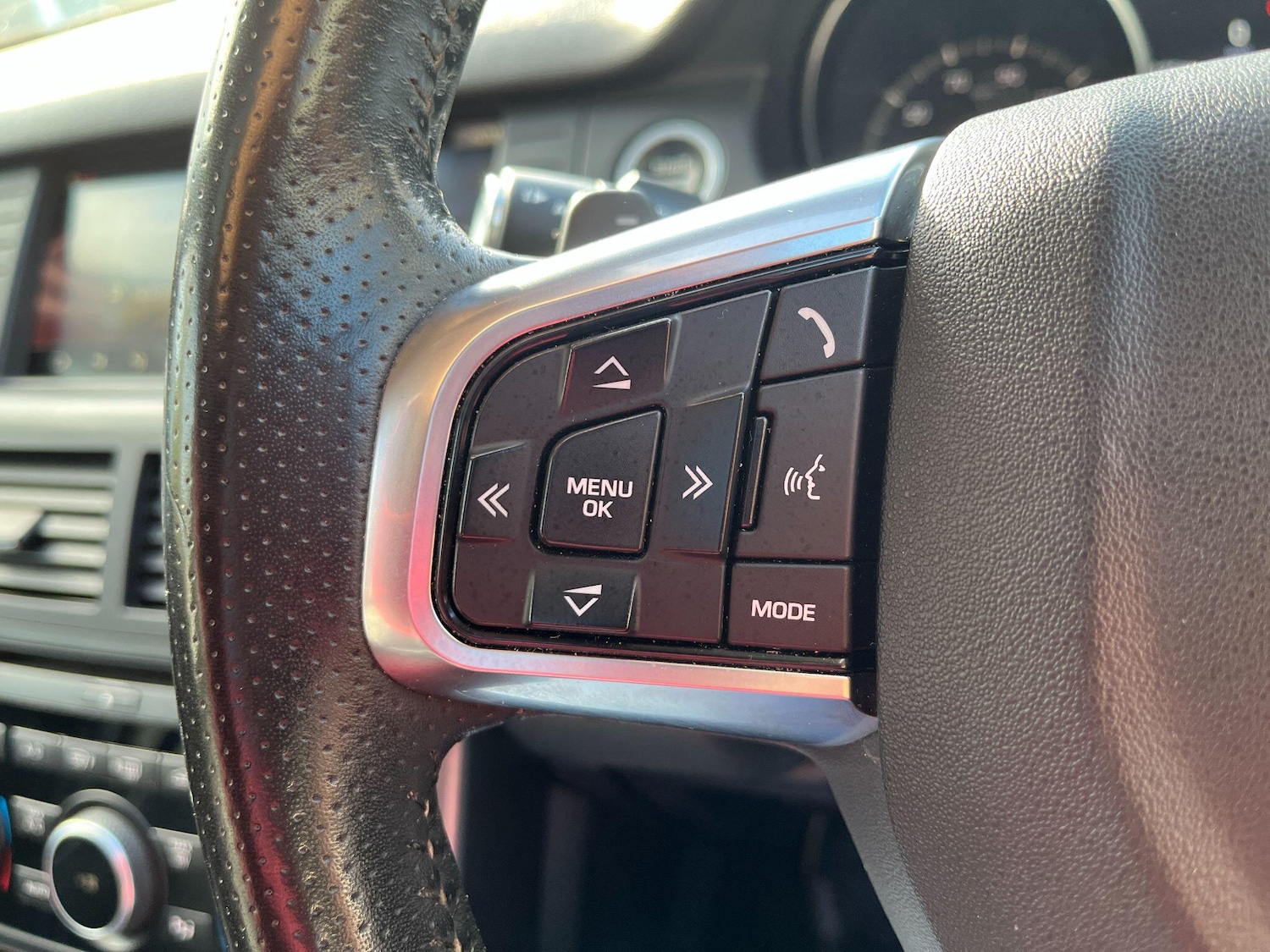 Used Land Rover Discovery Sport 2017 for sale - 76388031: Photo 40