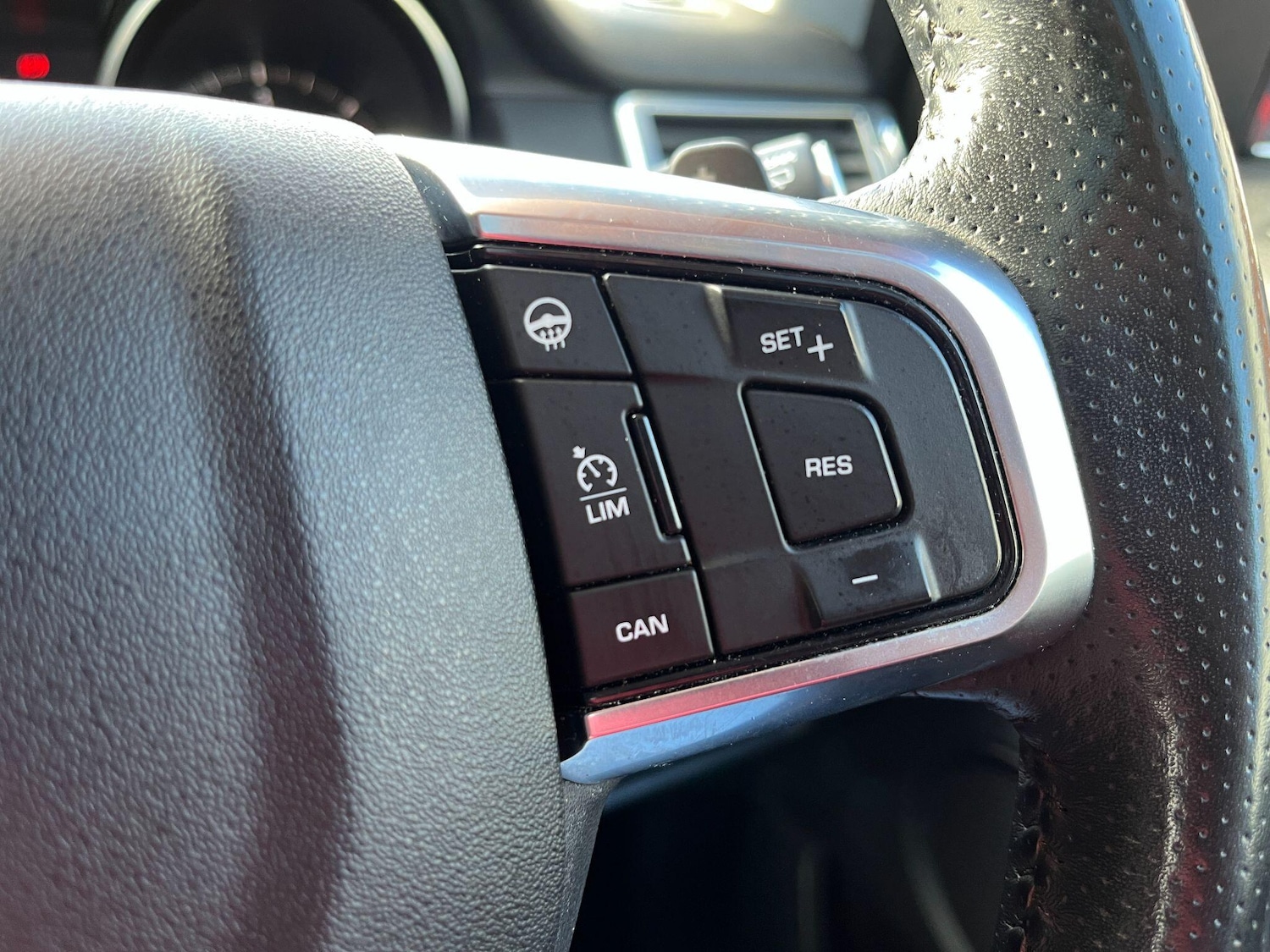 Used Land Rover Discovery Sport 2017 for sale - 76388031: Photo 41