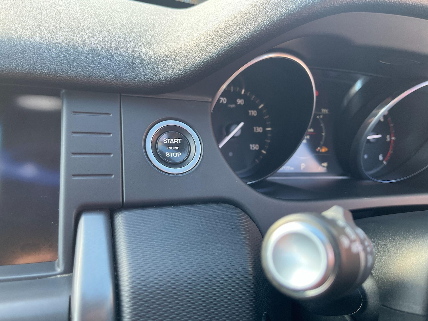 Used Land Rover Discovery Sport 2017 for sale - 76388031: Photo 47