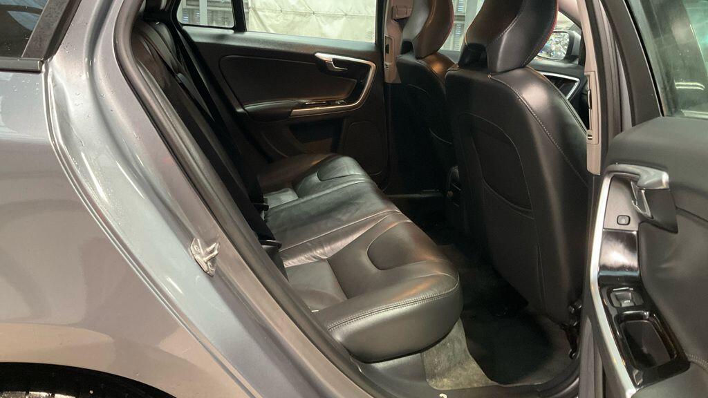 Used Volvo V60 2017 for sale - 77411397: Photo 9