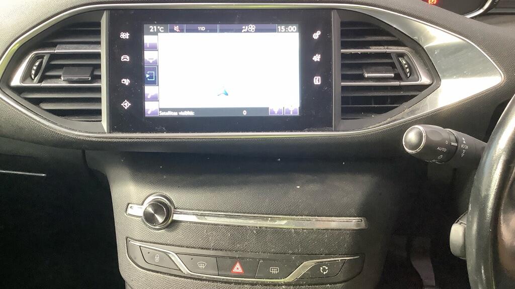 Used Peugeot 308 2016 for sale - 76964803: Photo 9