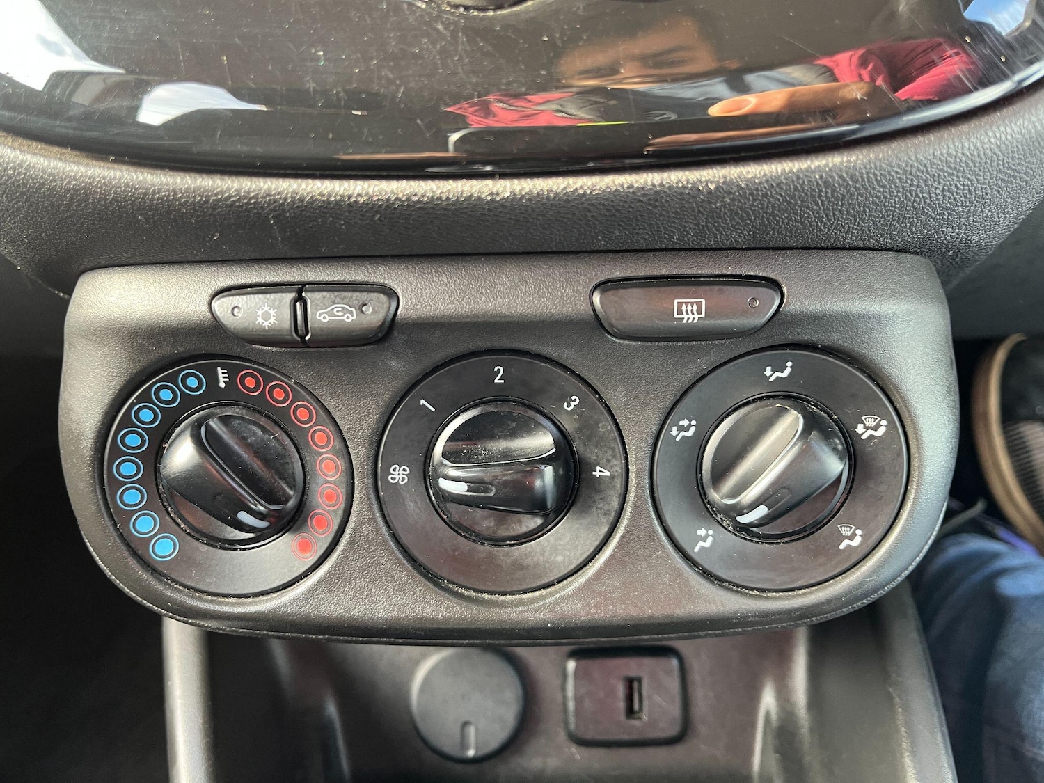 Used Vauxhall Corsa 2016 for sale - 76399180: Photo 29