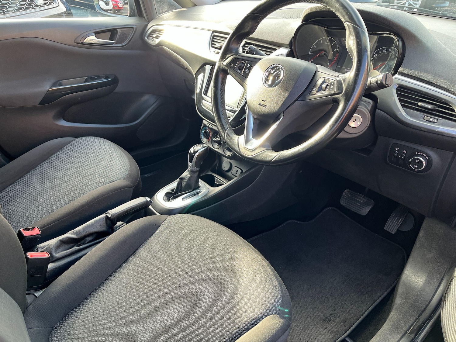 Used Vauxhall Corsa 2016 for sale - 76399180: Photo 9