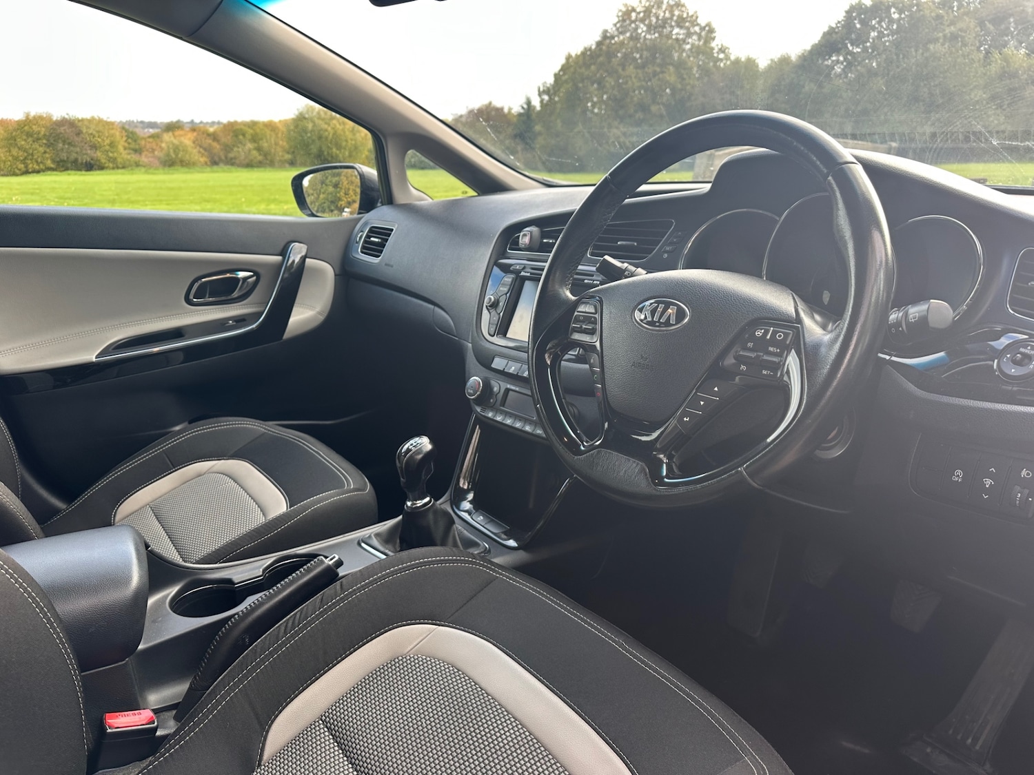 Used Kia Ceed 2012 for sale - 76536944: Photo 2