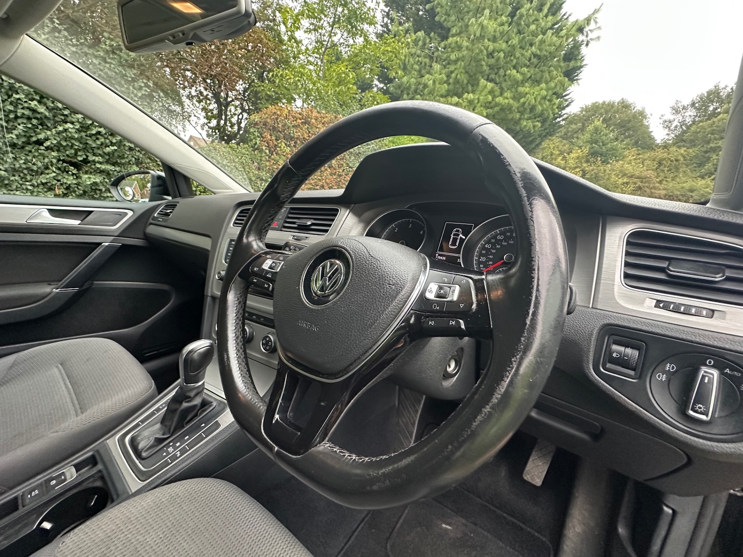 Used Volkswagen Golf 2015 for sale - 76539229: Photo 2