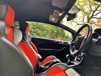 Used Ford Fiesta 2015 for sale - 79451541: Photo