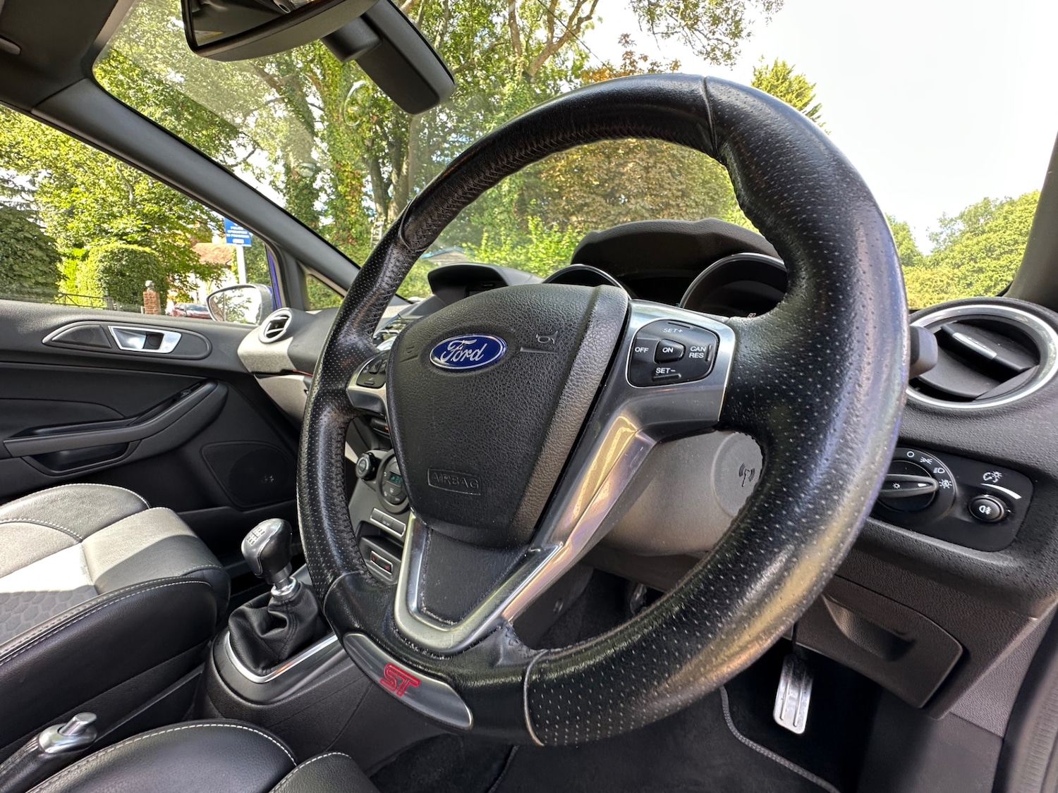 Used Ford Fiesta 2017 for sale - 76536969: Photo 2