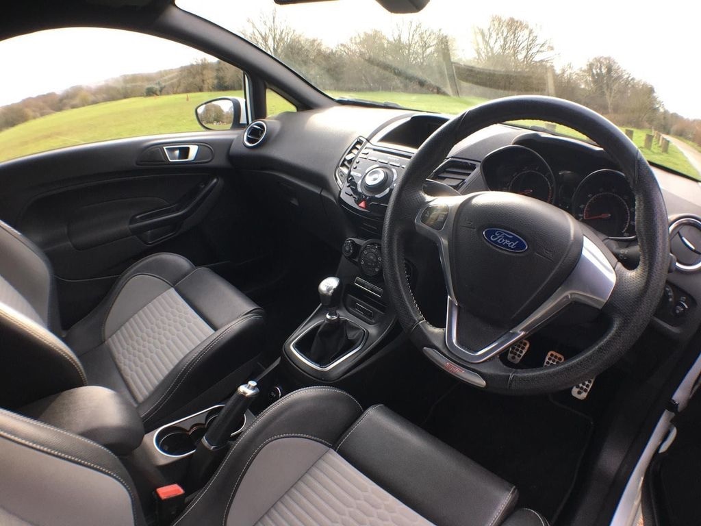 Used Ford Fiesta 2016 for sale - 76537014: Photo 17