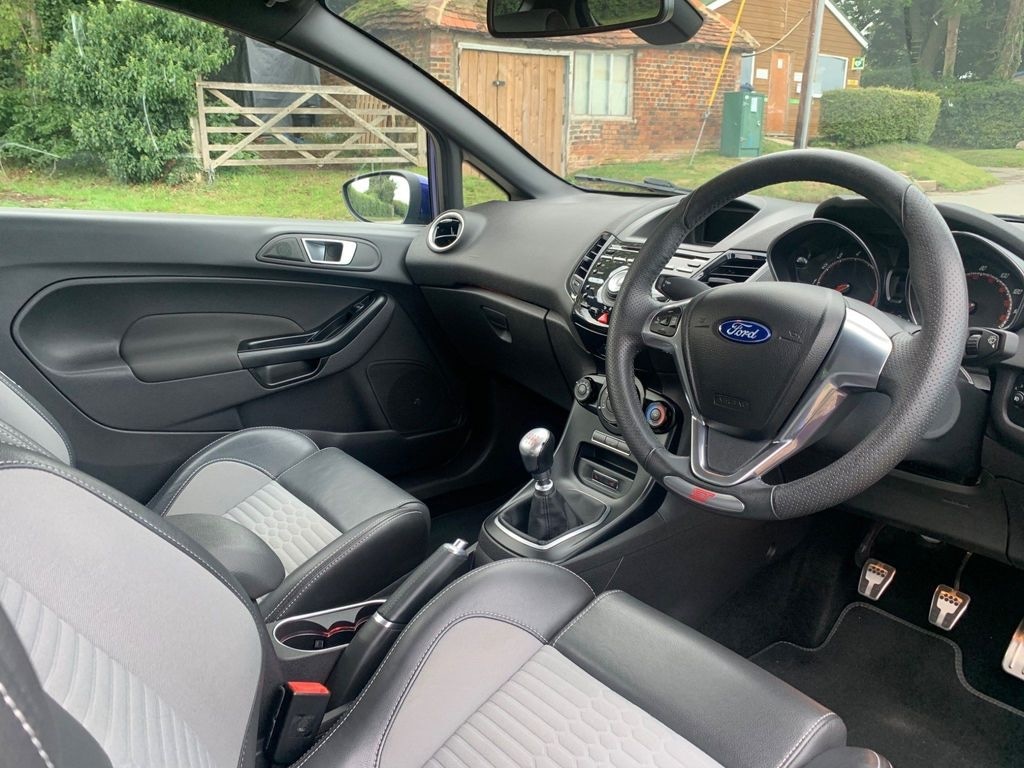 Used Ford Fiesta 2016 for sale - 76537014: Photo 3