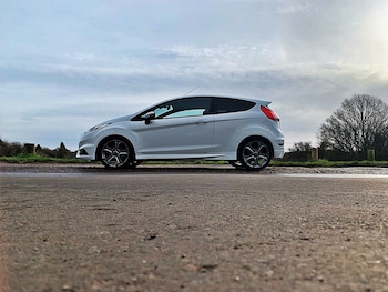 Used Ford Fiesta 2017 for sale - 77370192: Photo