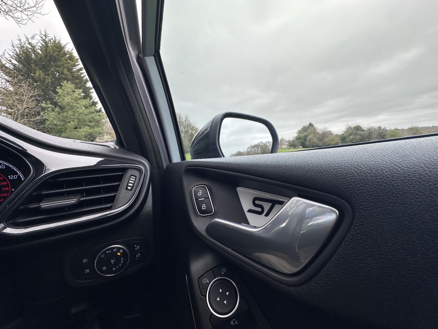 Used Ford Fiesta 2019 for sale - 77998805: Photo 33