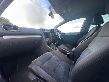 Used Volkswagen Golf 2010 for sale - 76539231: Photo