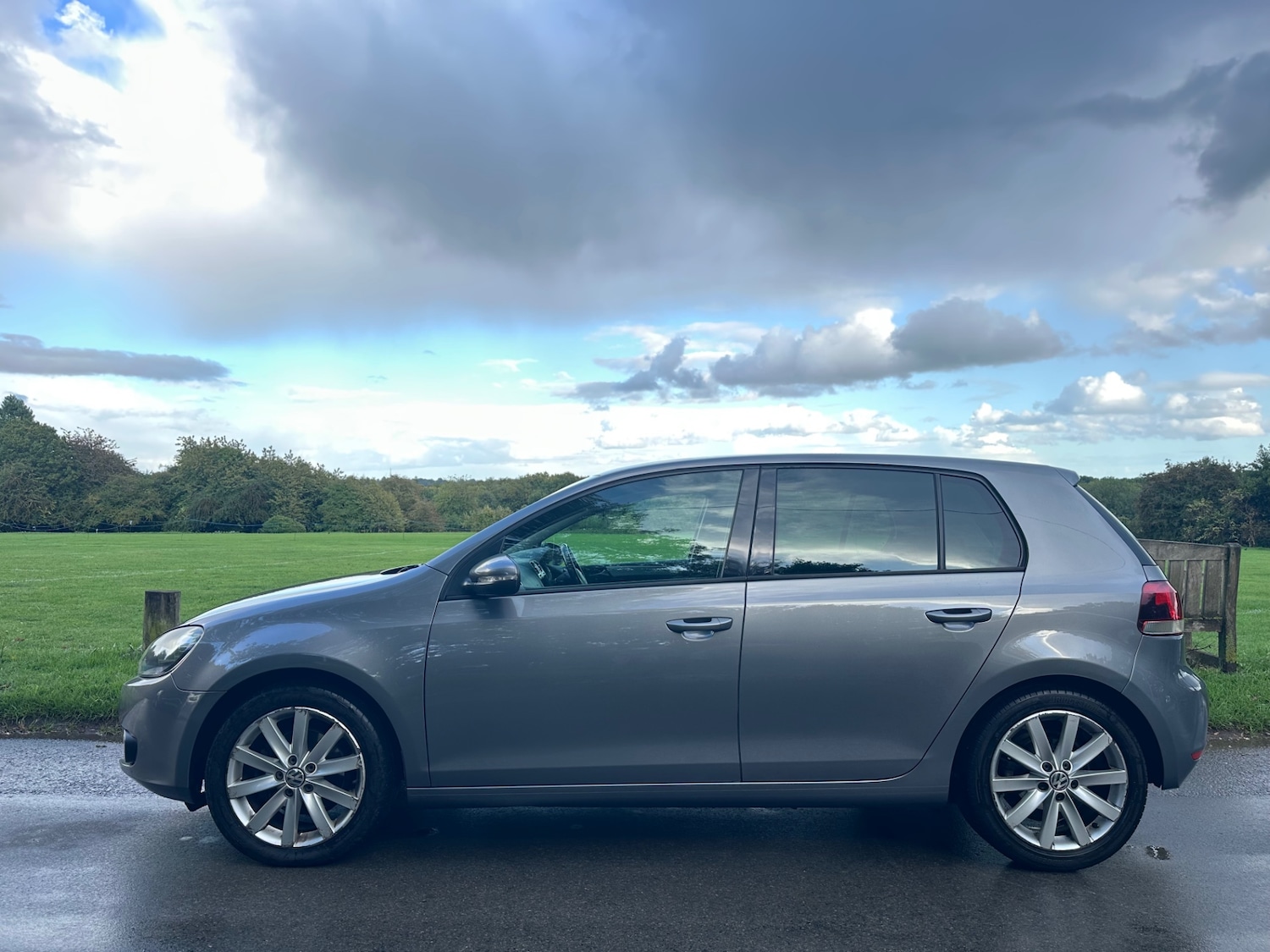 Used Volkswagen Golf 2010 for sale - 76539231: Photo 8