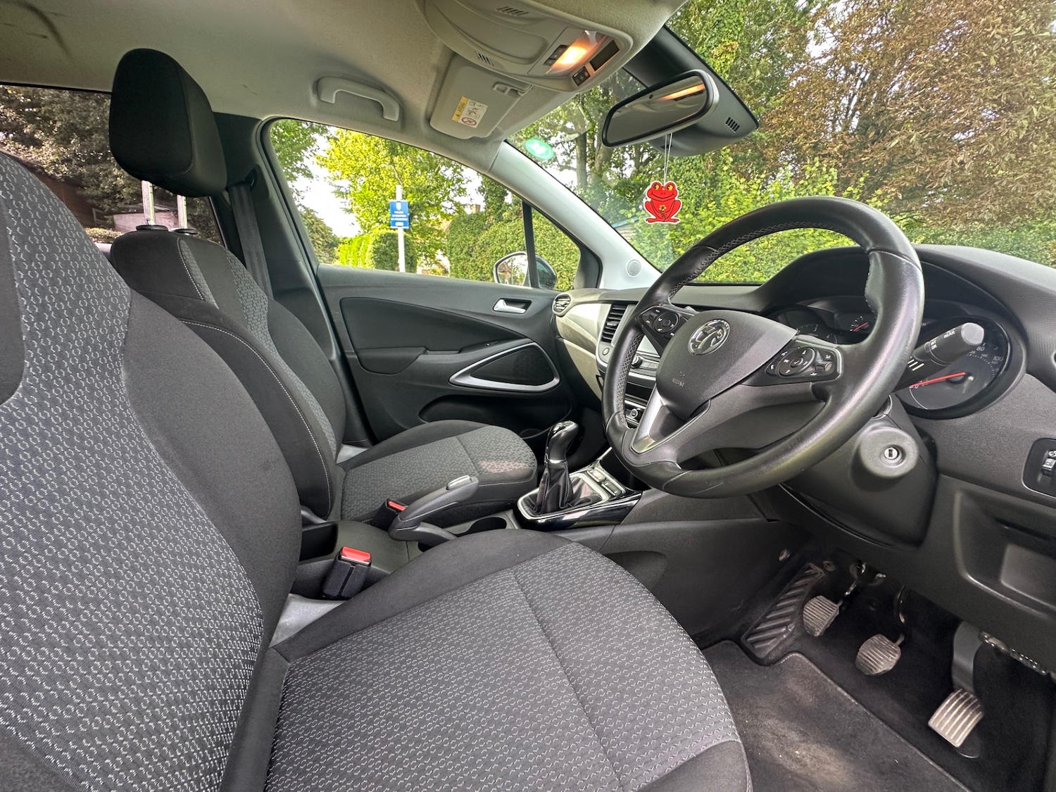 Used Vauxhall Crossland X 2018 for sale - 76808391: Photo 2
