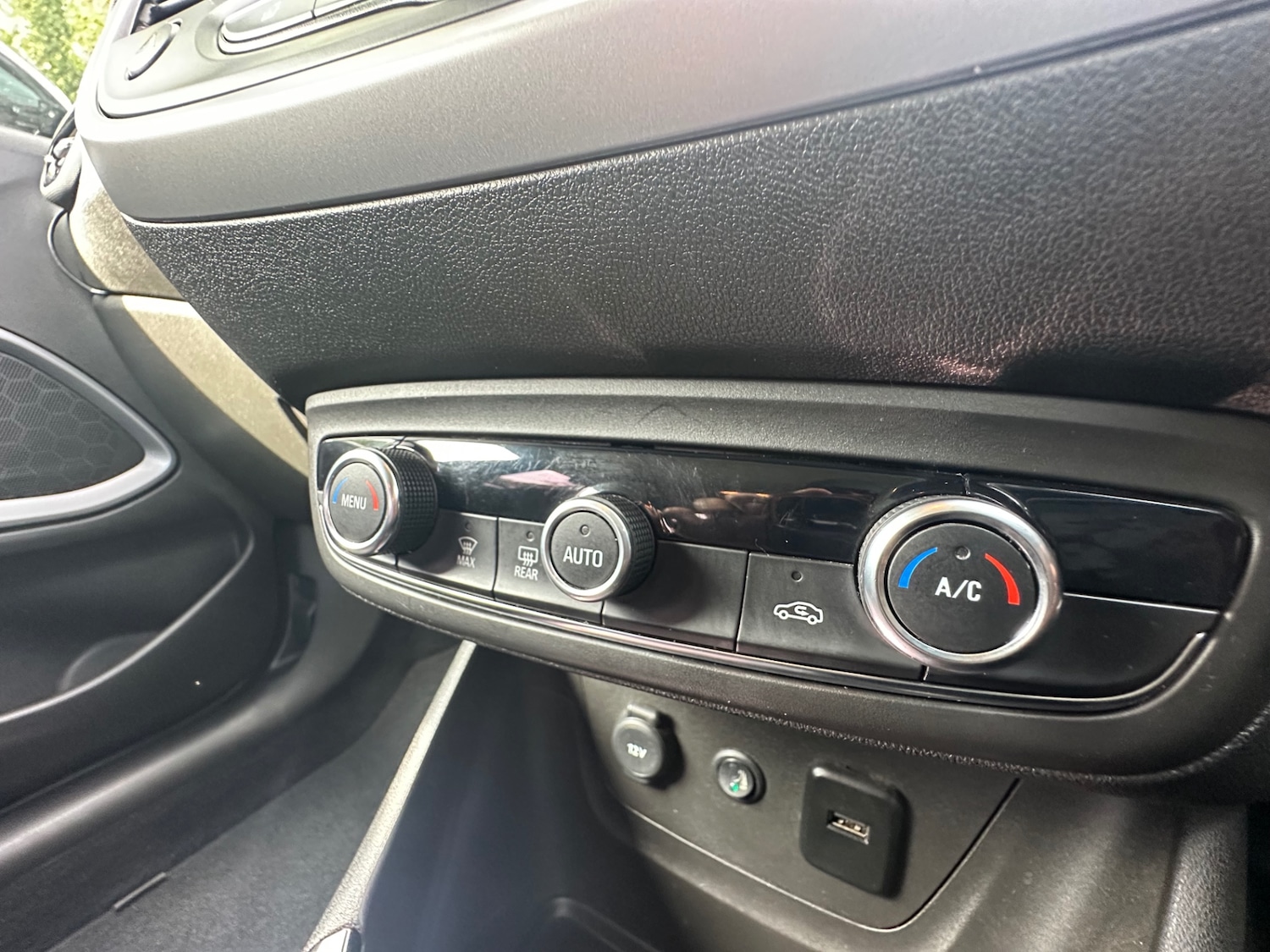 Used Vauxhall Crossland X 2018 for sale - 76808391: Photo 24