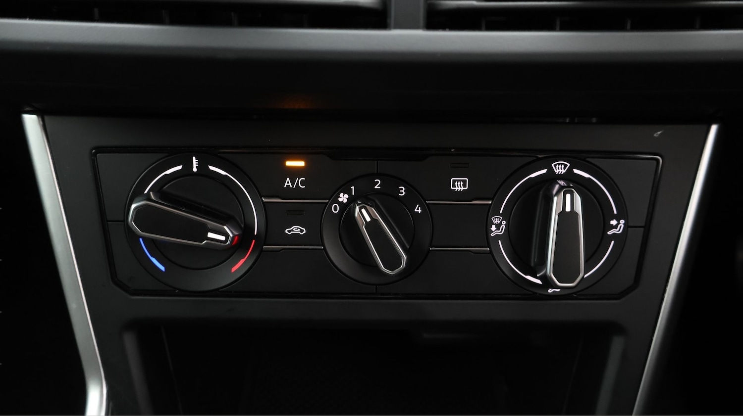 Used Volkswagen Polo 2024 for sale - 77529337: Photo 12