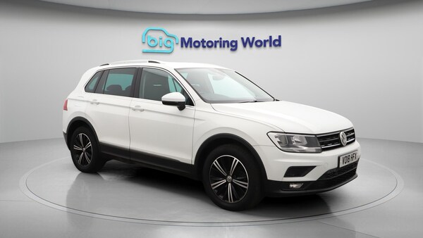 Used Volkswagen Tiguan 2018 for sale - 76108732: Photo 1