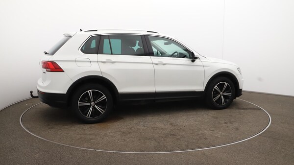 Used Volkswagen Tiguan 2018 for sale - 76108732: Photo 50