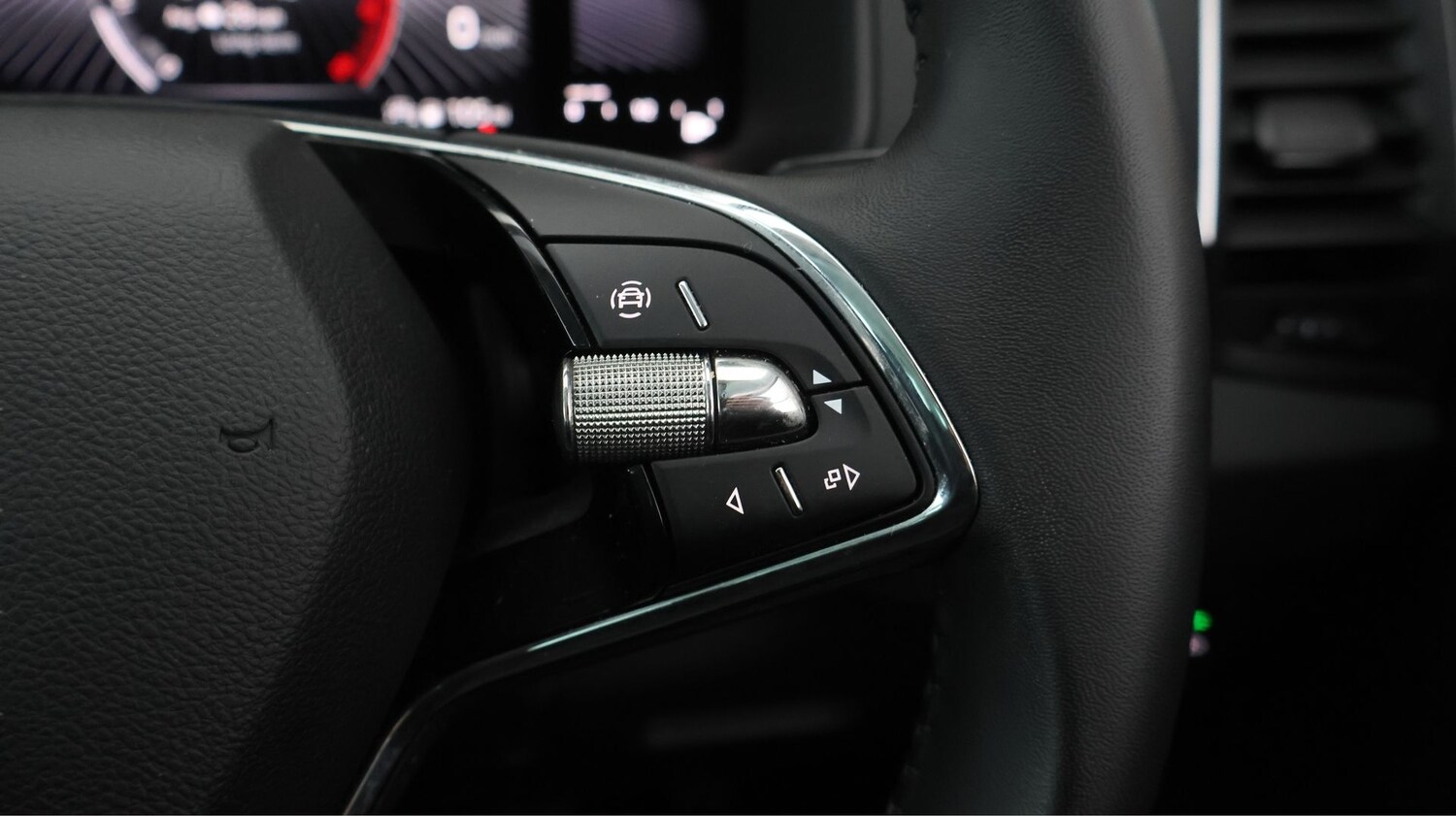 Used Skoda Karoq 2023 for sale - 77789185: Photo 22