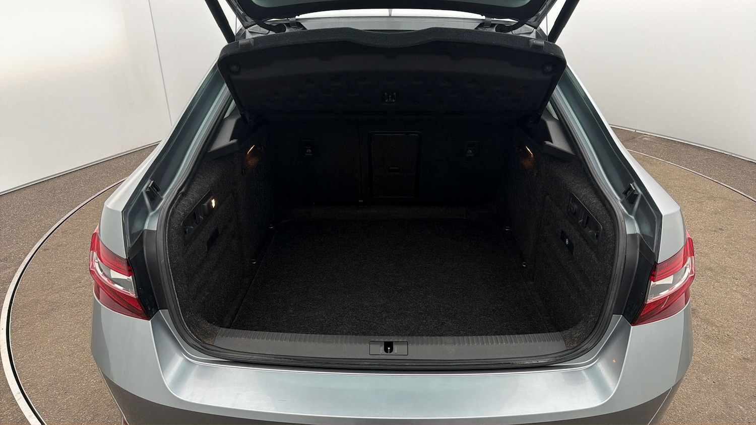 Used Skoda Superb 2019 for sale - 78014993: Photo 16