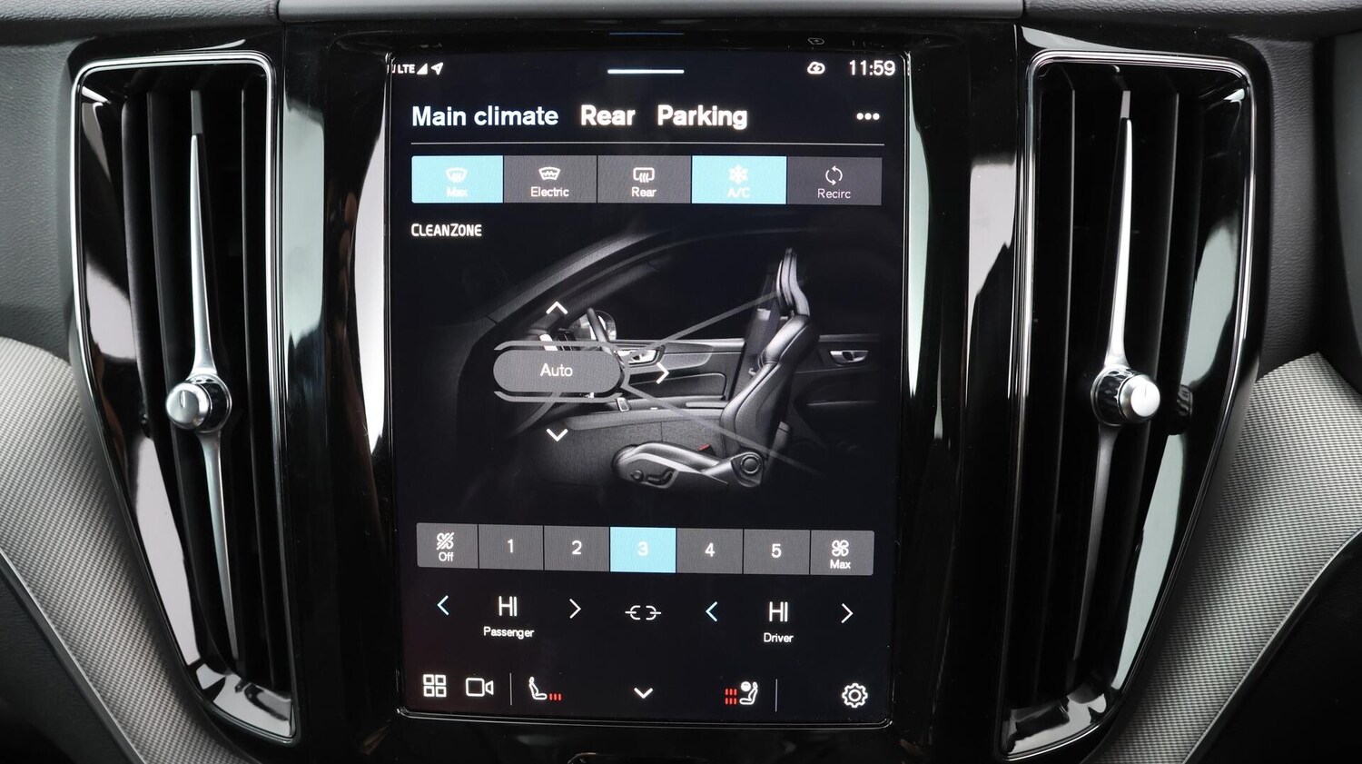 Used Volvo XC60 2024 for sale - 76759409: Photo 12