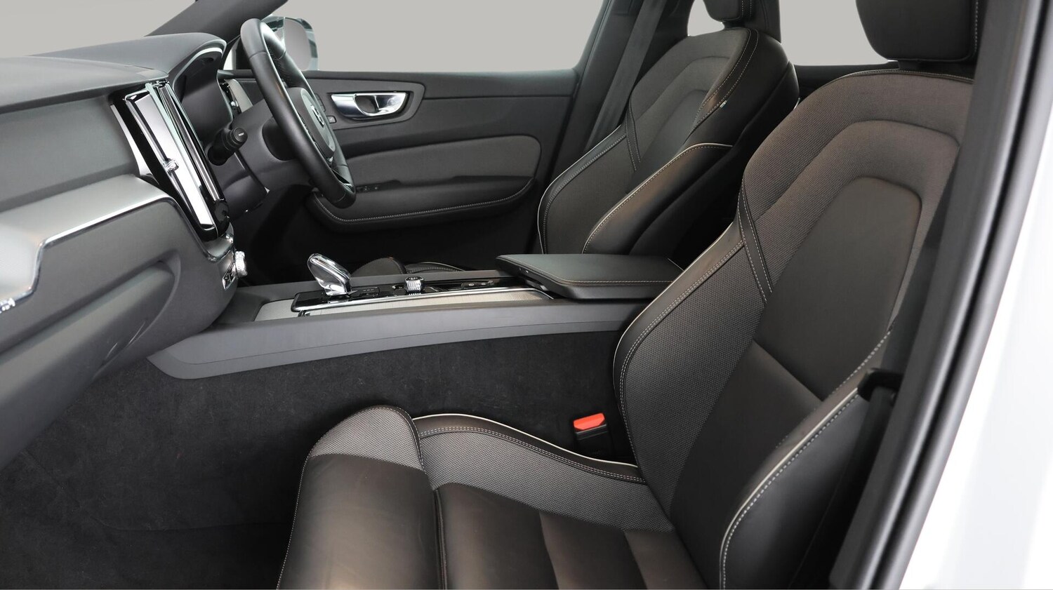 Used Volvo XC60 2024 for sale - 76759409: Photo 14