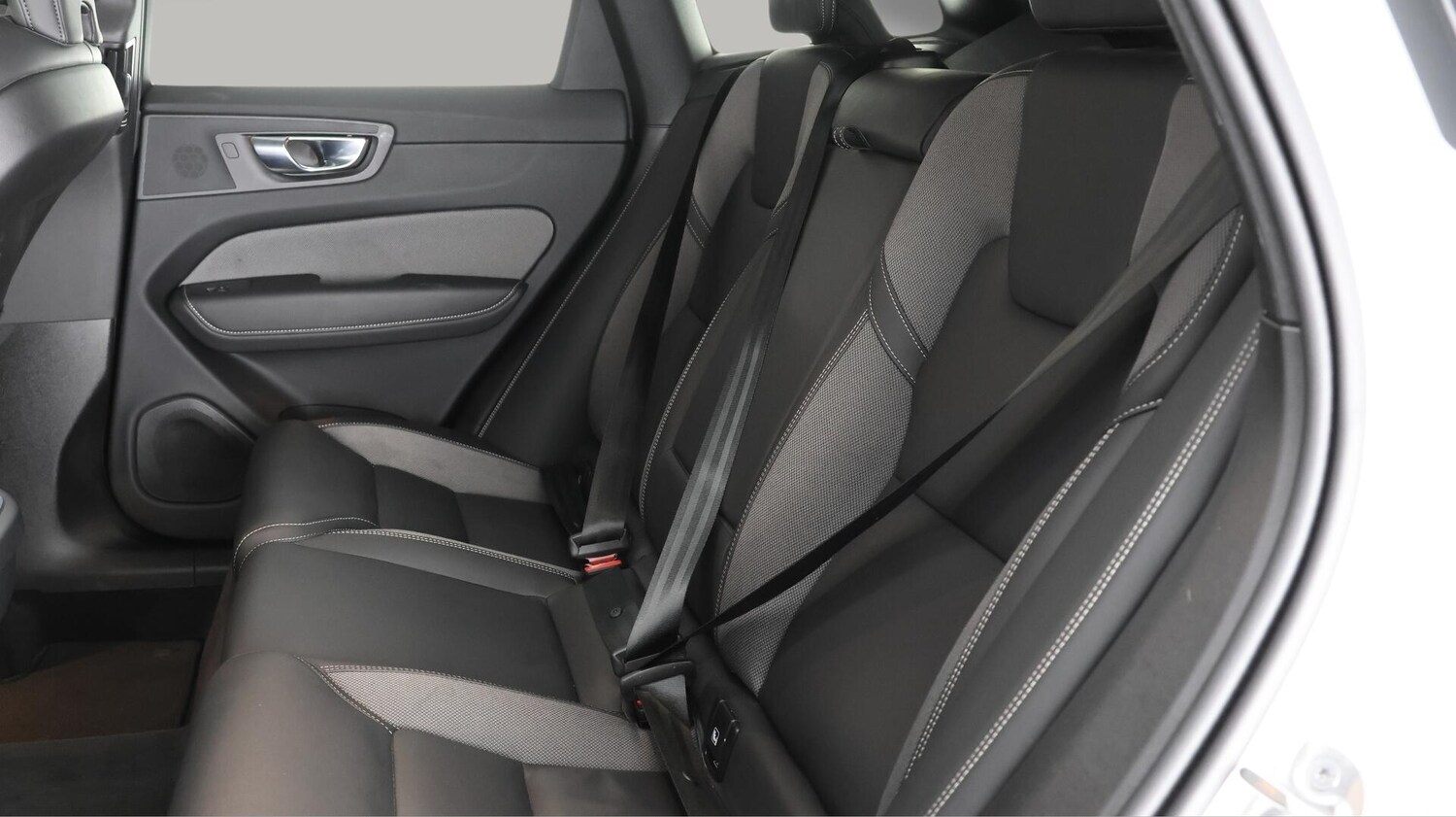 Used Volvo XC60 2024 for sale - 76759409: Photo 16