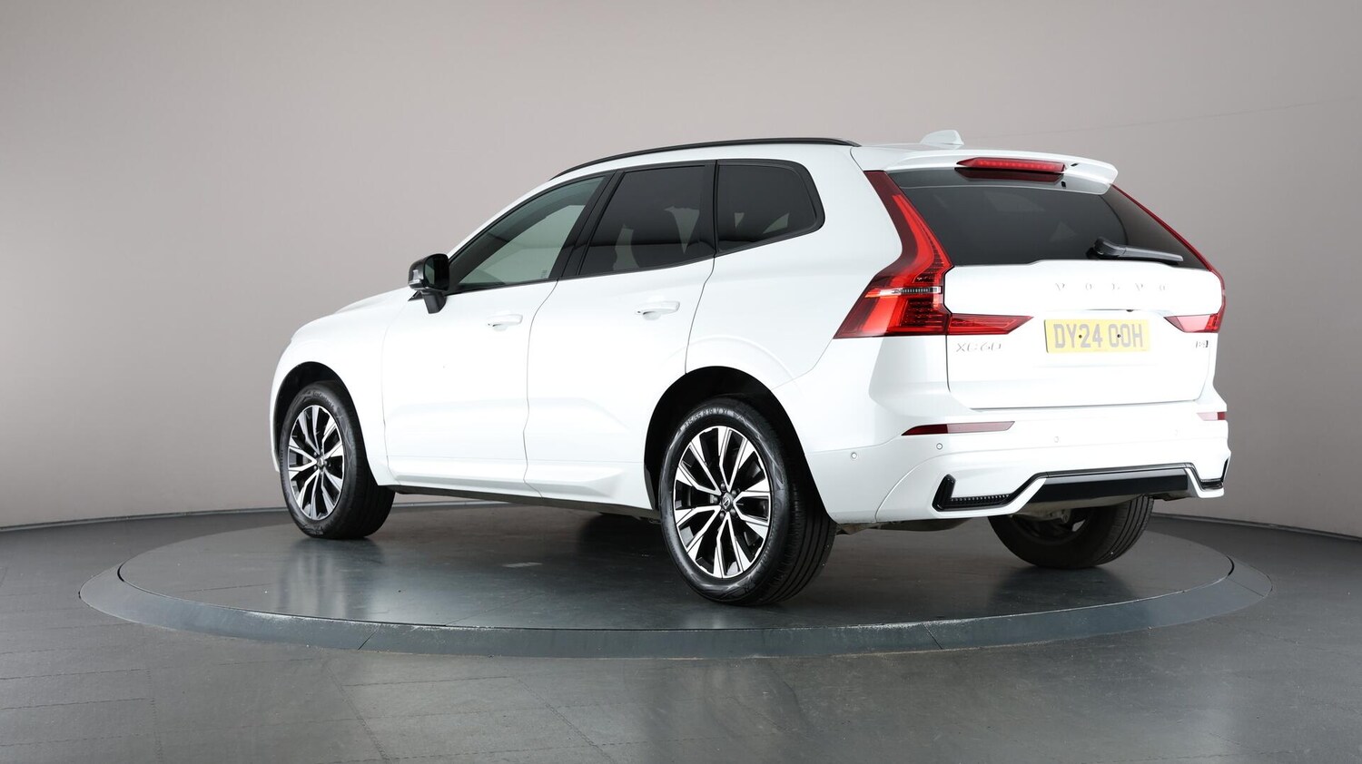 Used Volvo XC60 2024 for sale - 76759409: Photo 76