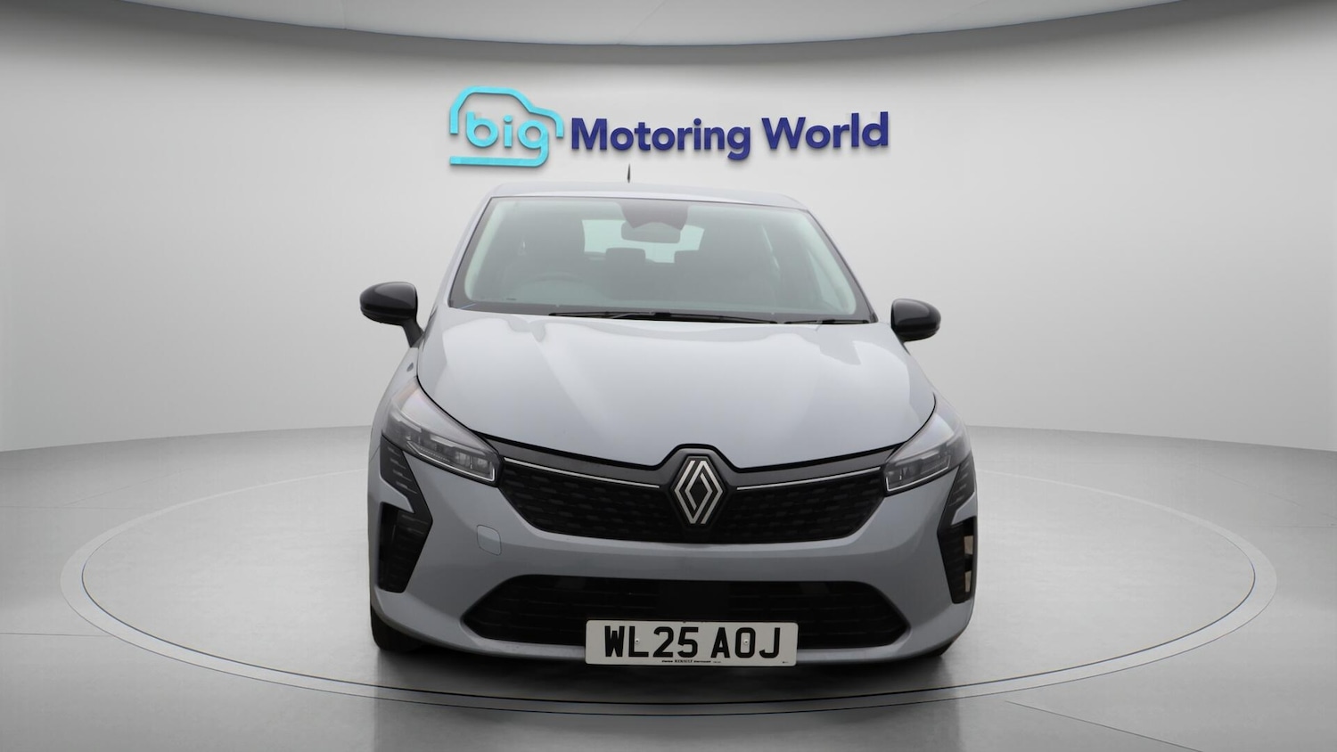 Used Renault Clio 2025 for sale - 76485919: Photo 2