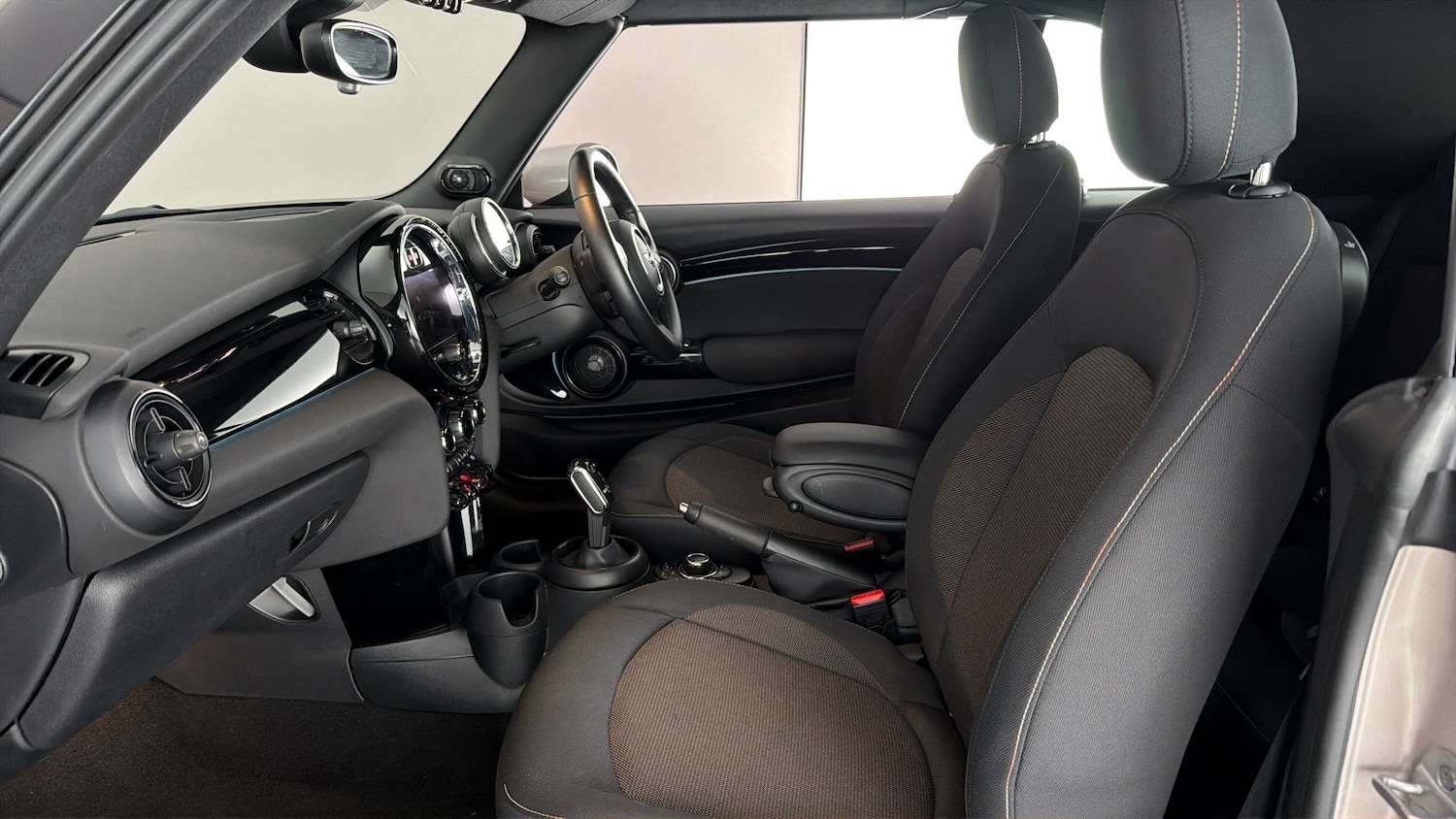 Used MINI Convertible 2023 for sale - 77889681: Photo 5