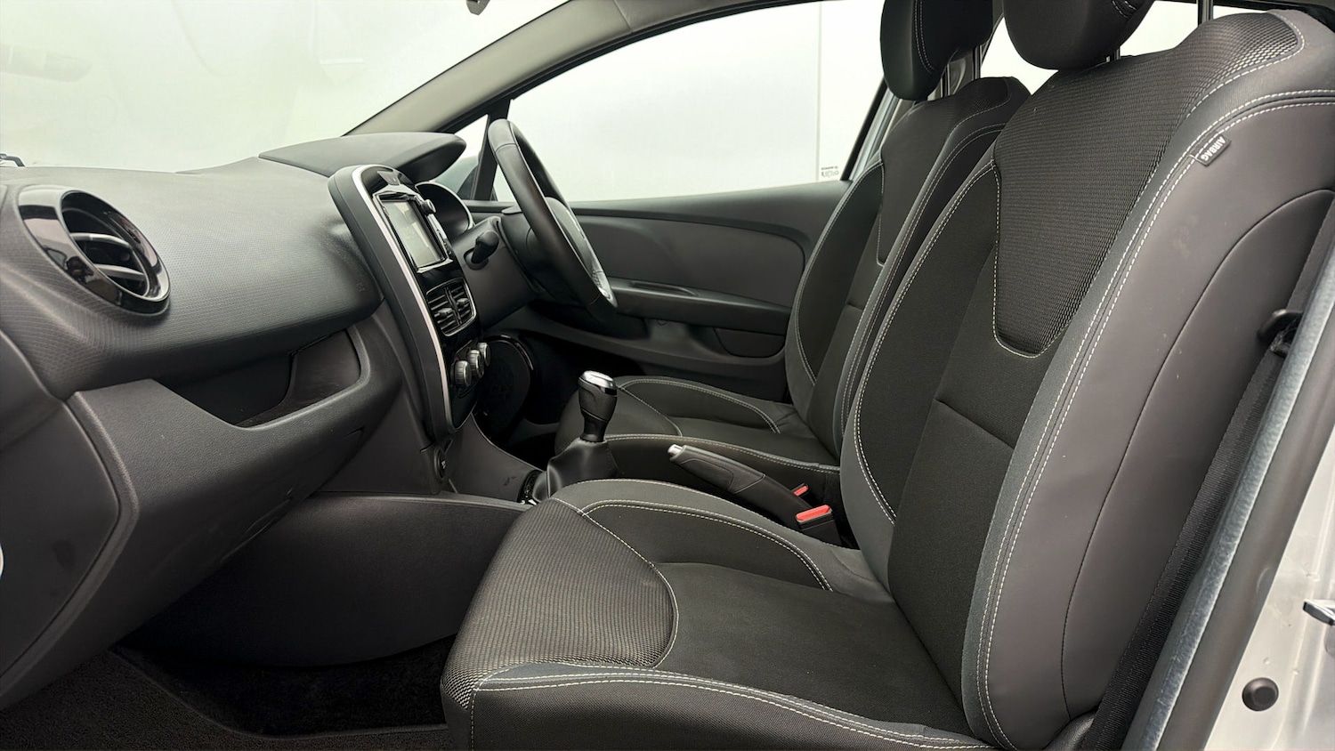 Used Renault Clio 2018 for sale - 78037357: Photo 13