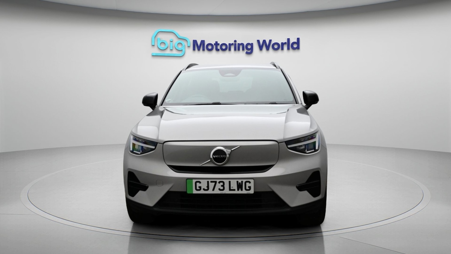Used Volvo XC40 2023 for sale - 78122681: Photo 2