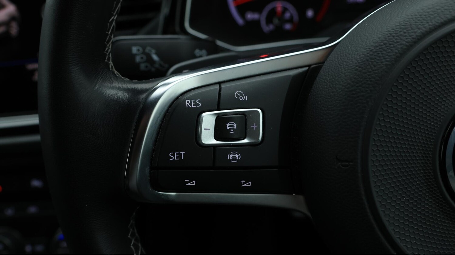 Used Volkswagen T-Roc 2021 for sale - 76109724: Photo 36