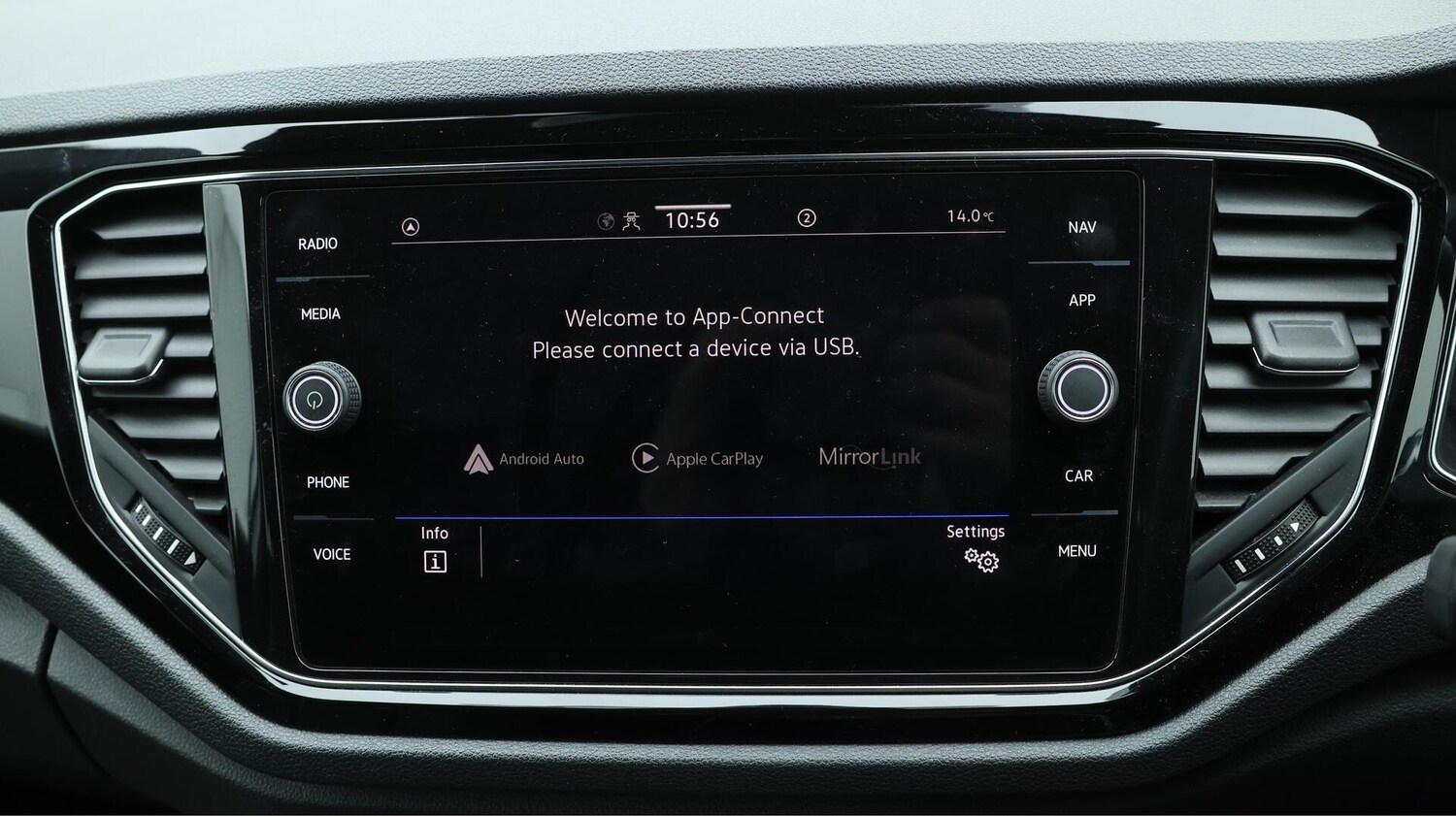 Used Volkswagen T-Roc 2021 for sale - 76109724: Photo 42