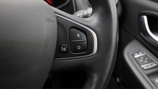 Used Renault Clio 2019 for sale - 76295773: Photo 25