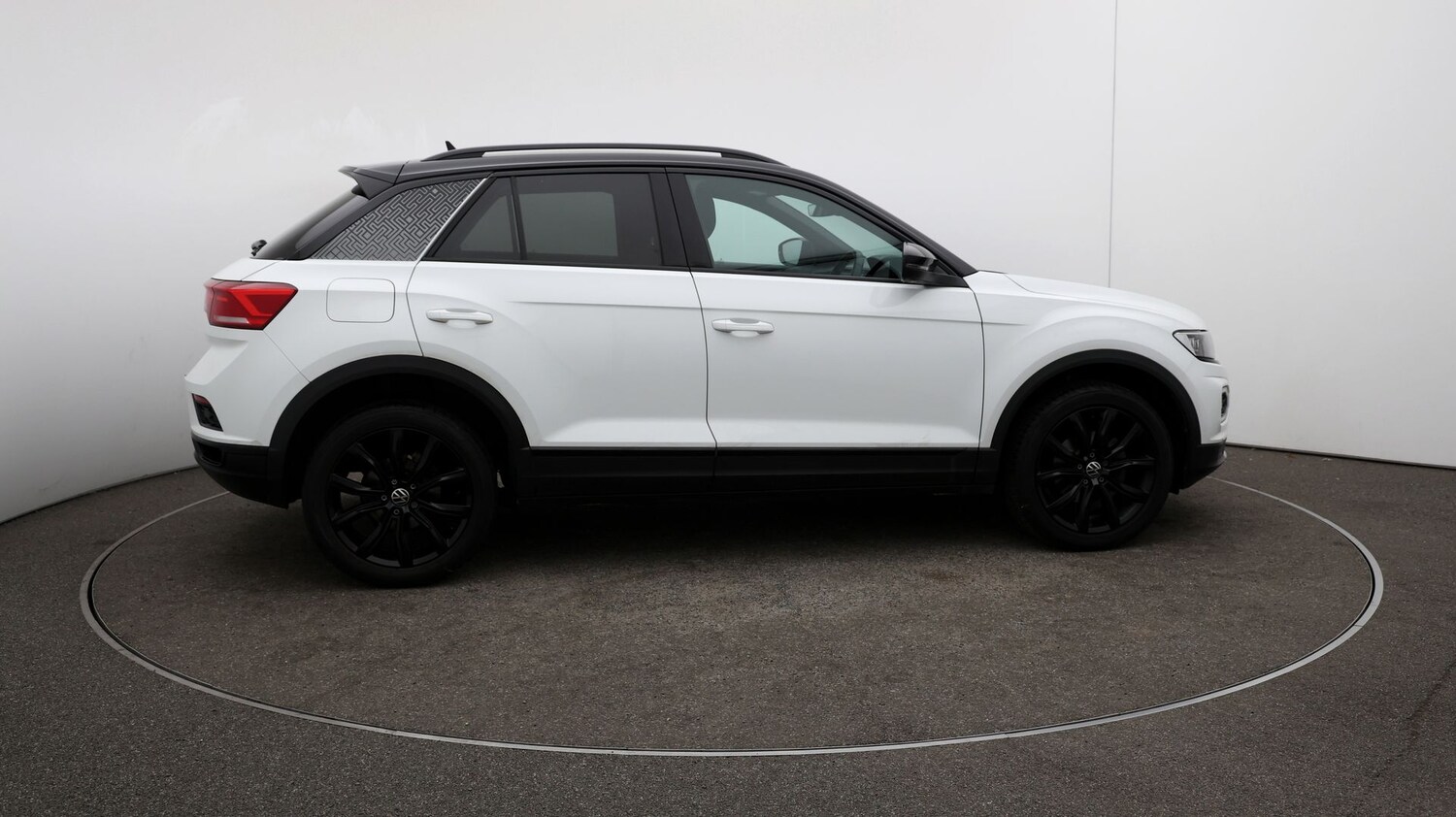 Used Volkswagen T-Roc for sale - 76815284: Photo 41