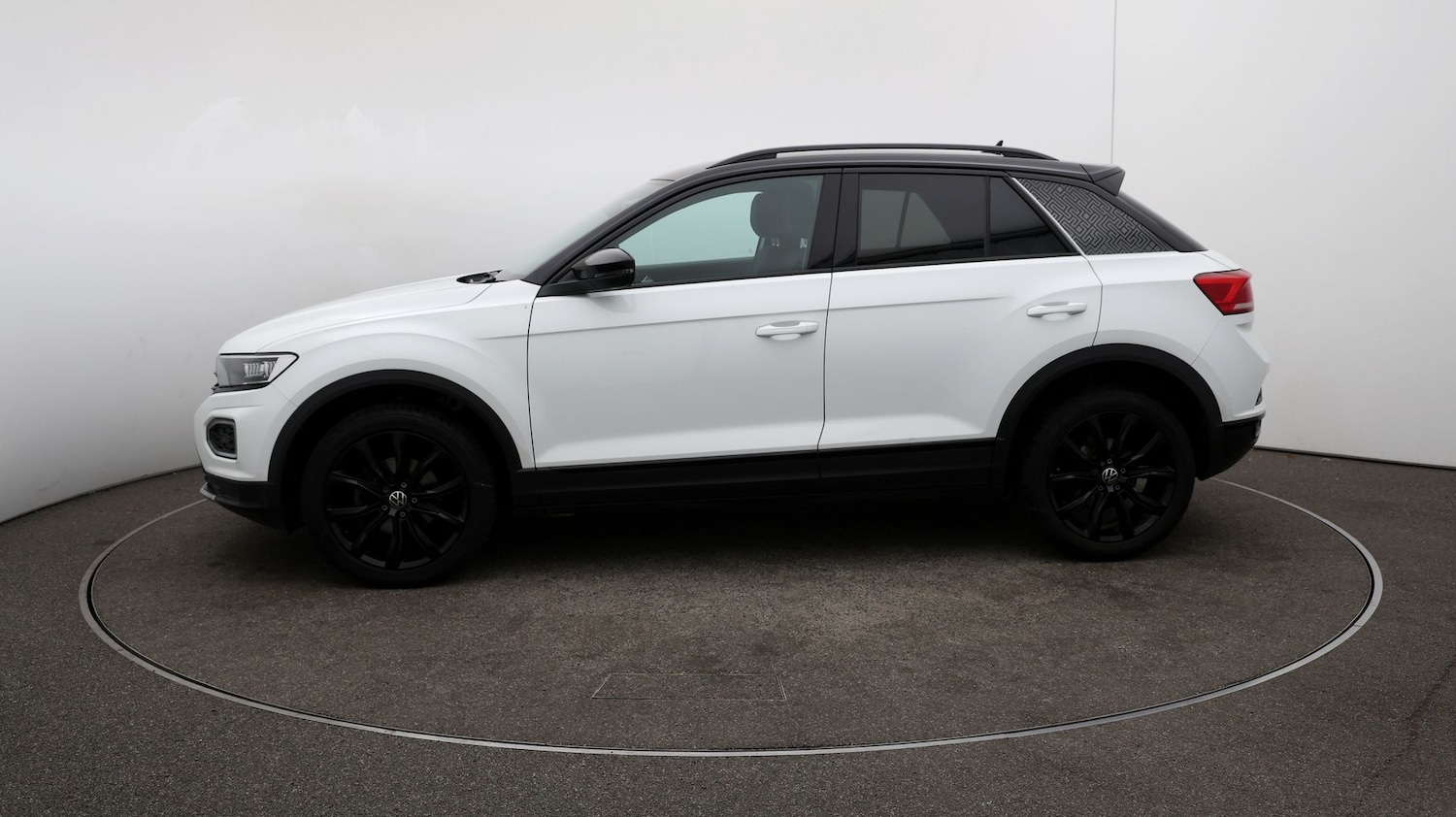 Used Volkswagen T-Roc for sale - 76815284: Photo 57