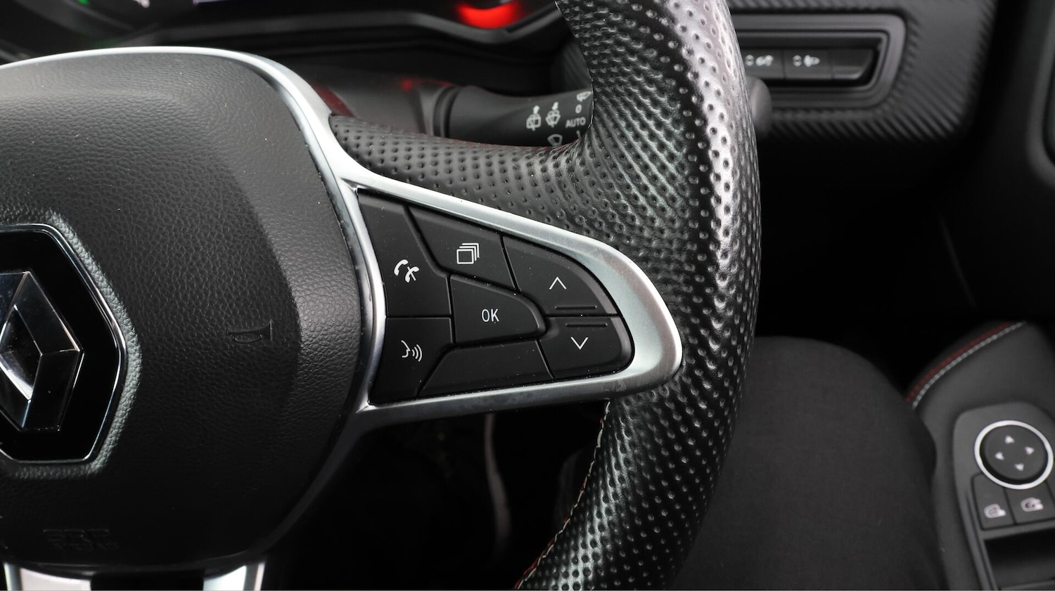 Used Renault Clio 2022 for sale - 76666680: Photo 25