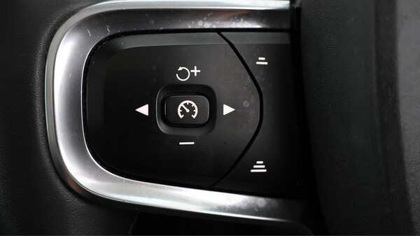 Used Volvo XC40 2021 for sale - 75747021: Photo 25