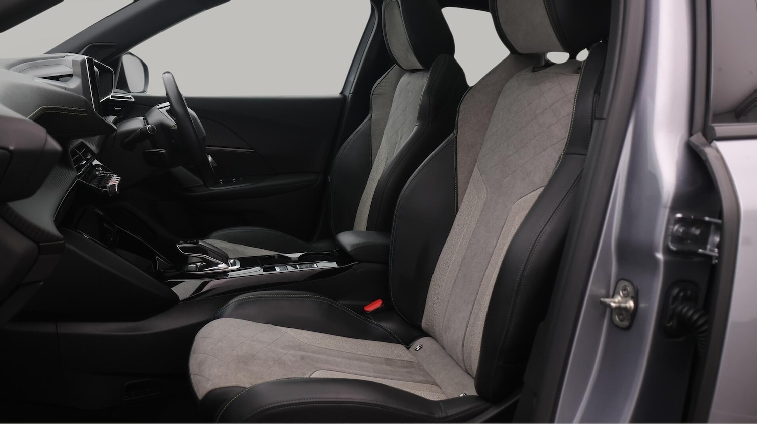 Used Peugeot 2008 2020 for sale - 76456896: Photo 15