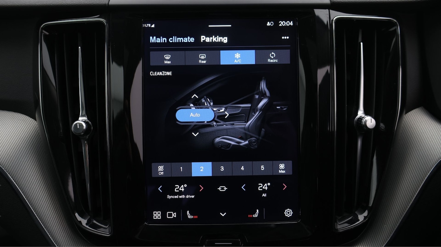 Used Volvo XC60 2023 for sale - 77516615: Photo 12