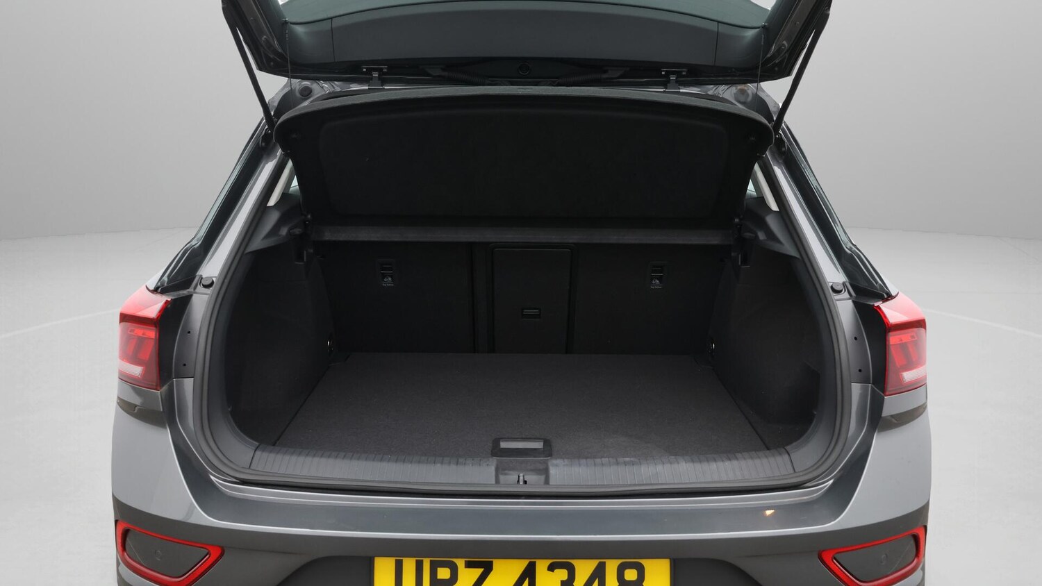 Used Volkswagen T-Roc 2023 for sale - 76431827: Photo 17