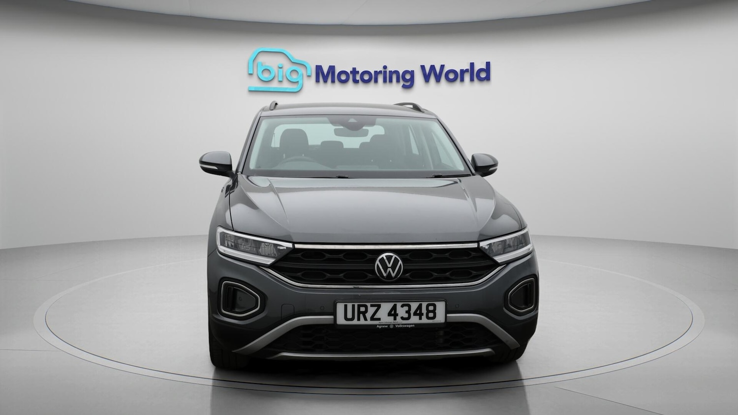 Used Volkswagen T-Roc 2023 for sale - 76431827: Photo 2
