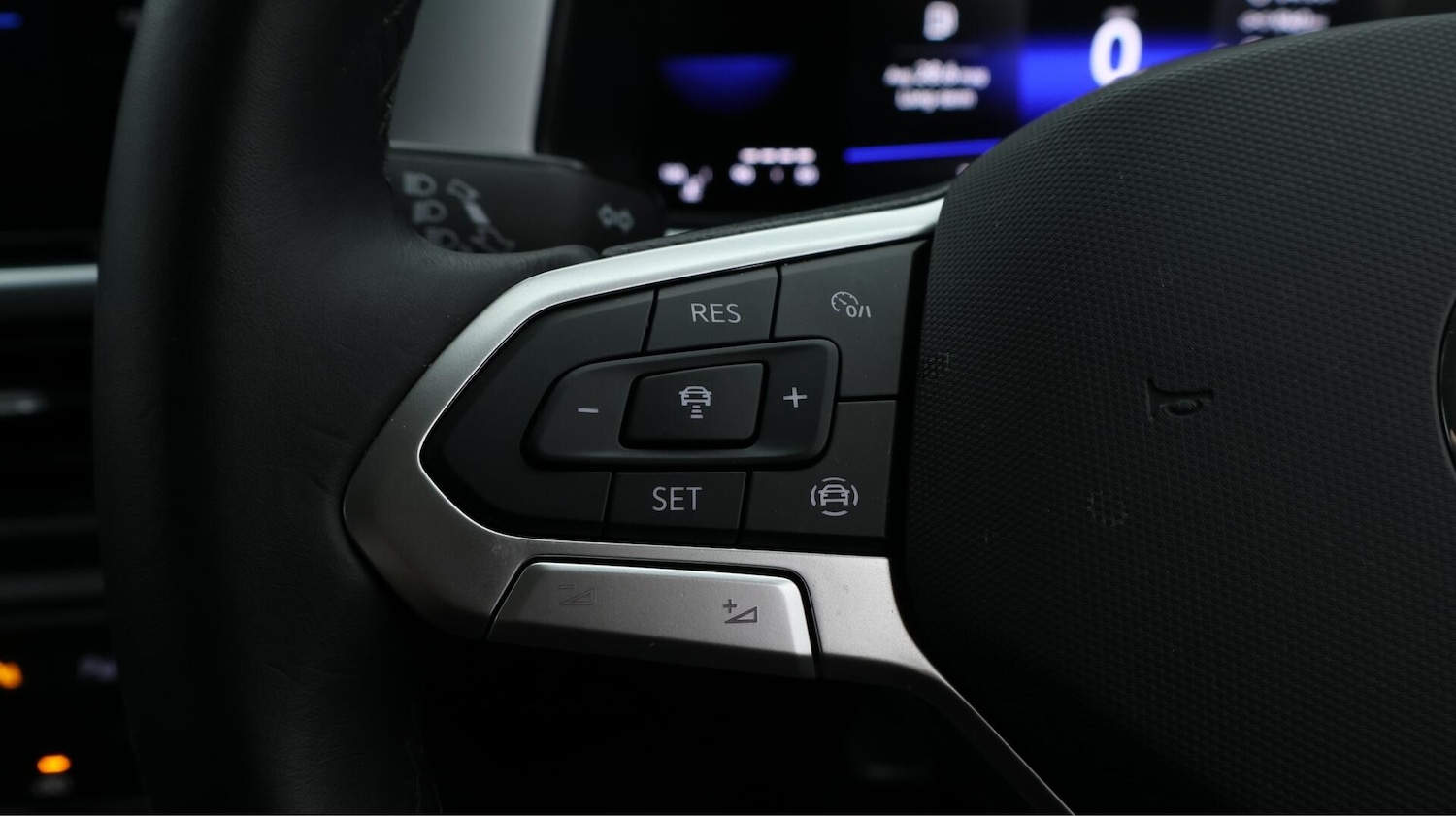 Used Volkswagen T-Roc 2023 for sale - 76431827: Photo 24