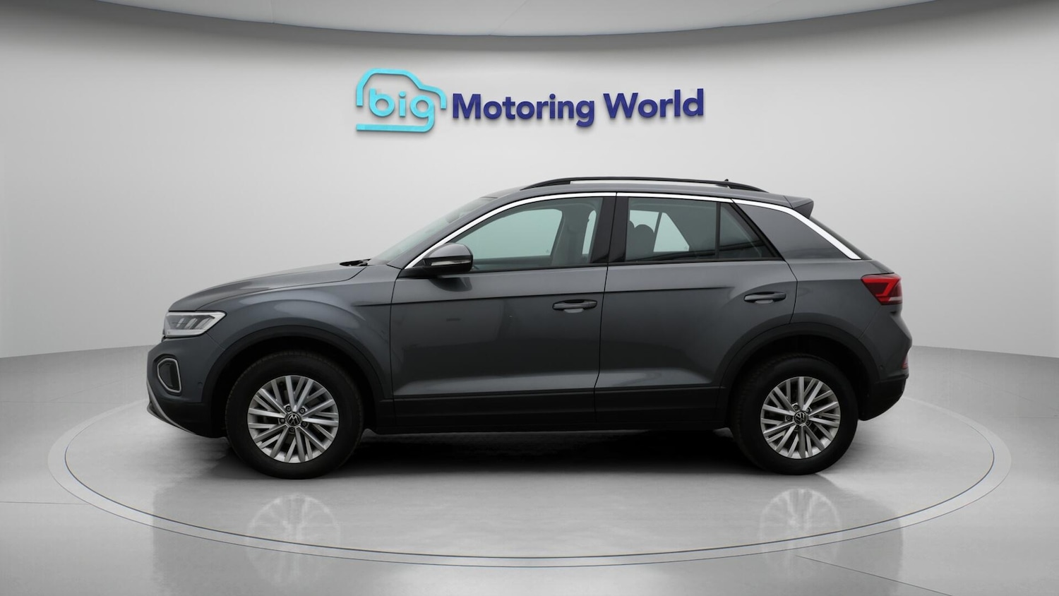 Used Volkswagen T-Roc 2023 for sale - 76431827: Photo 4